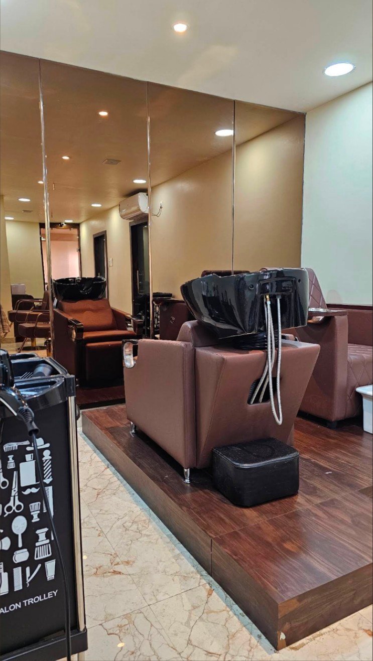 Backwash chair at MiST Unisex Salon, Kurnool
